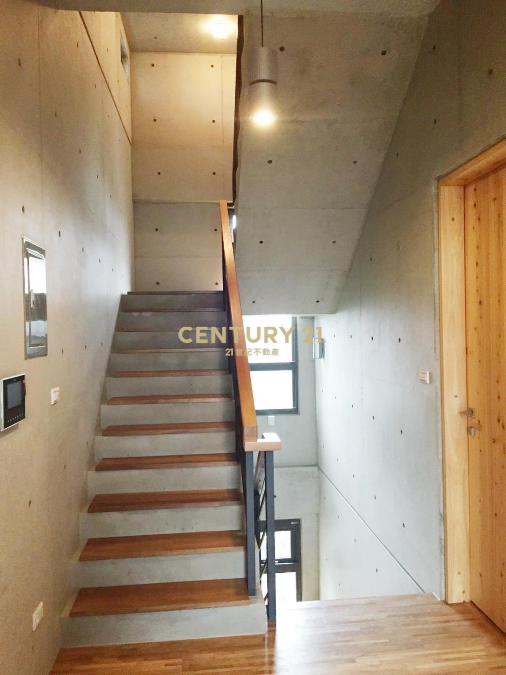 陽光山林獨棟特殊清水模六房美別墅