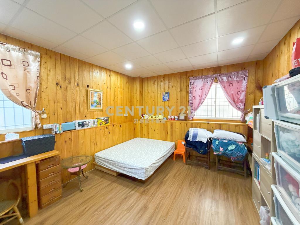 近體育園區雙拼美別墅