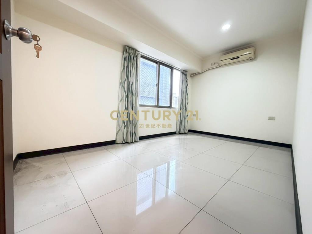平鎮特力屋中悅桂冠大四房車
