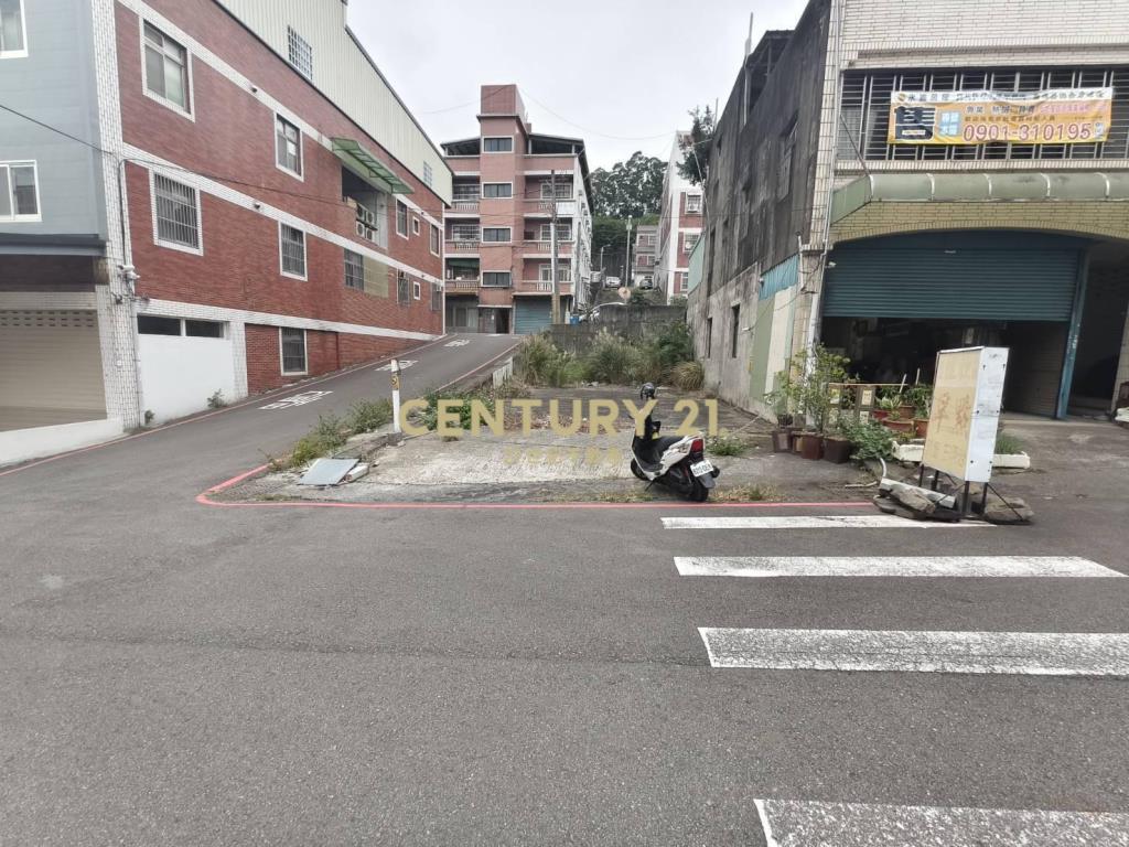 苗栗頭份三面臨路丙建