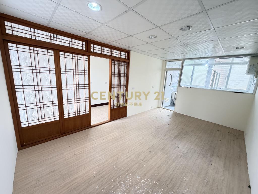 近楊梅市區大地坪透天