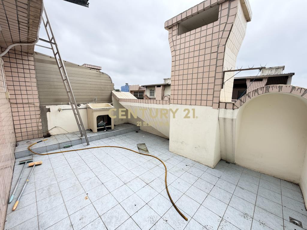 近楊梅市區大地坪透天