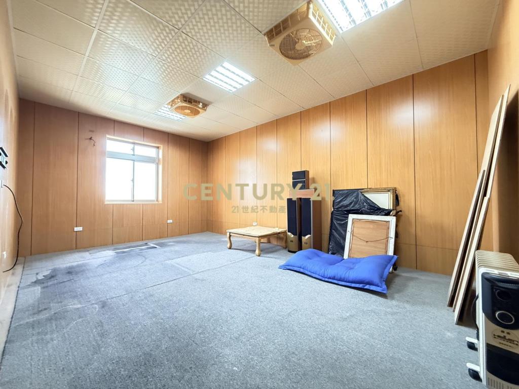 新屋市區大面寬透天室內停車