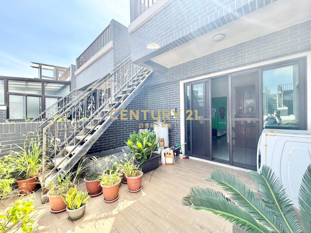 新屋大悅清華前院停車四房別墅