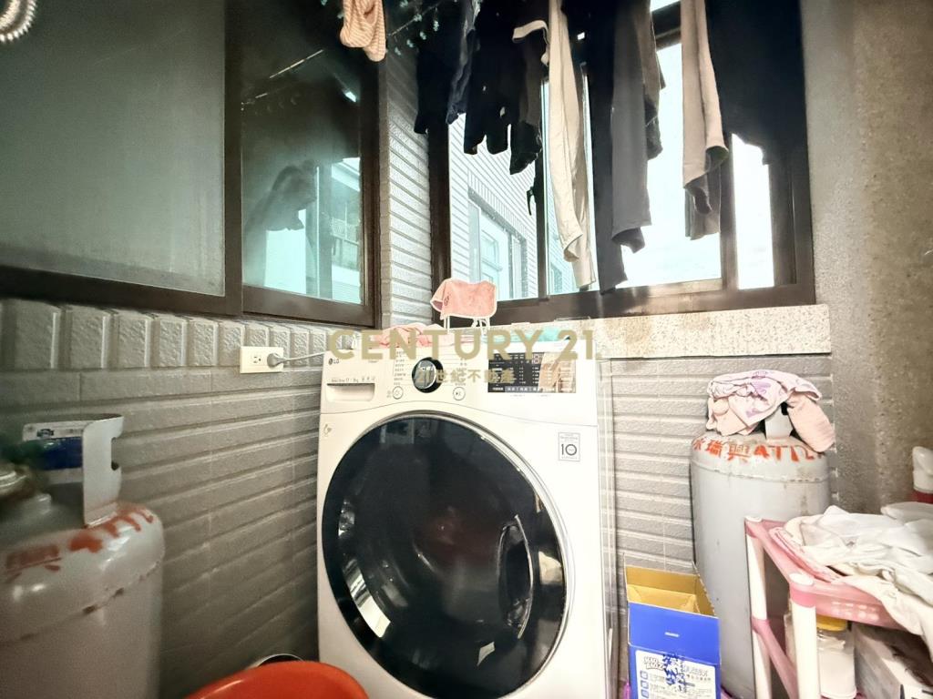 新屋金滿意兩房