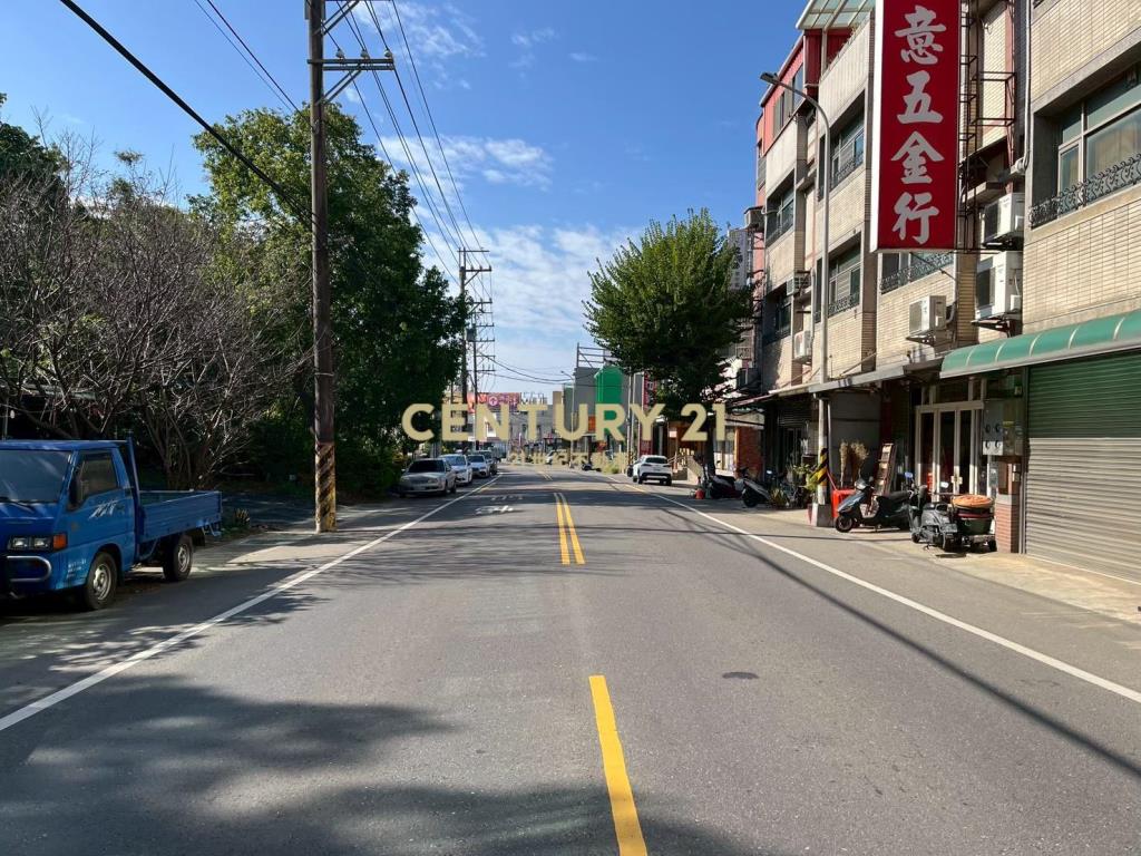 富岡重劃區正路邊電梯別墅