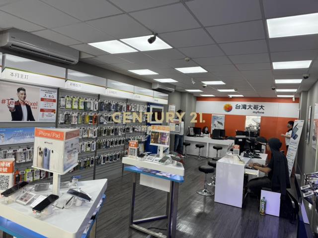 火車站前熱鬧商圈金店住