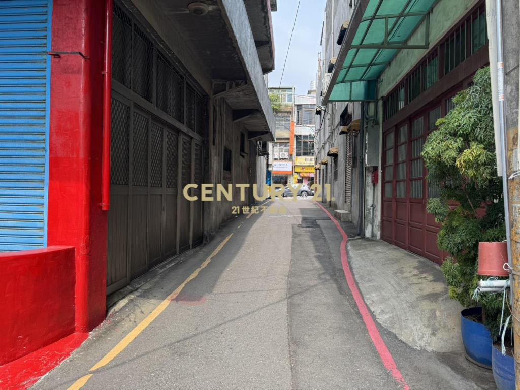 火車站前熱鬧商圈金店住