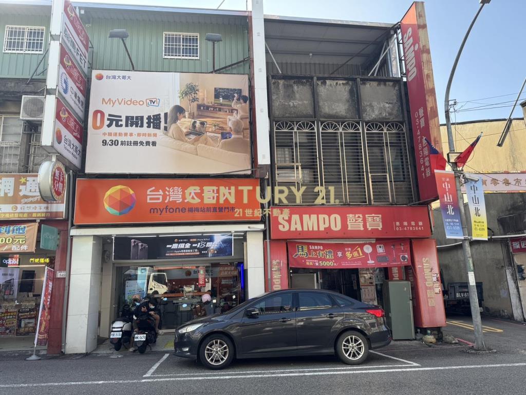 火車站前熱鬧商圈金店住