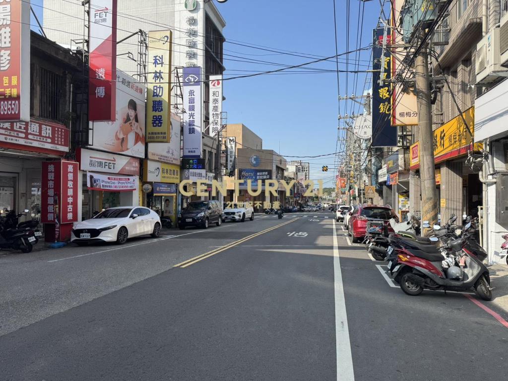 火車站前熱鬧商圈金店住
