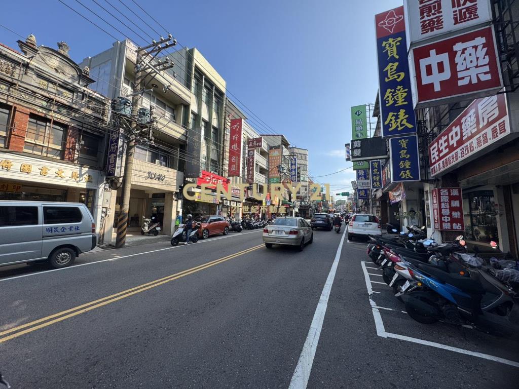 火車站前熱鬧商圈金店住