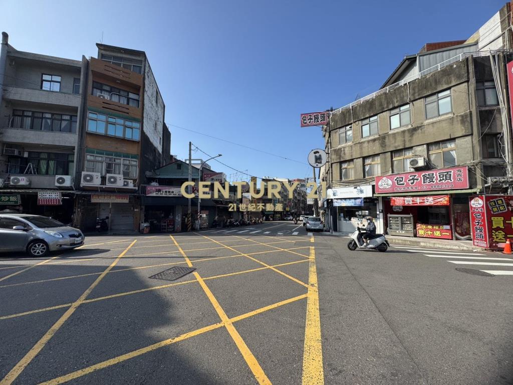 火車站前熱鬧商圈金店住