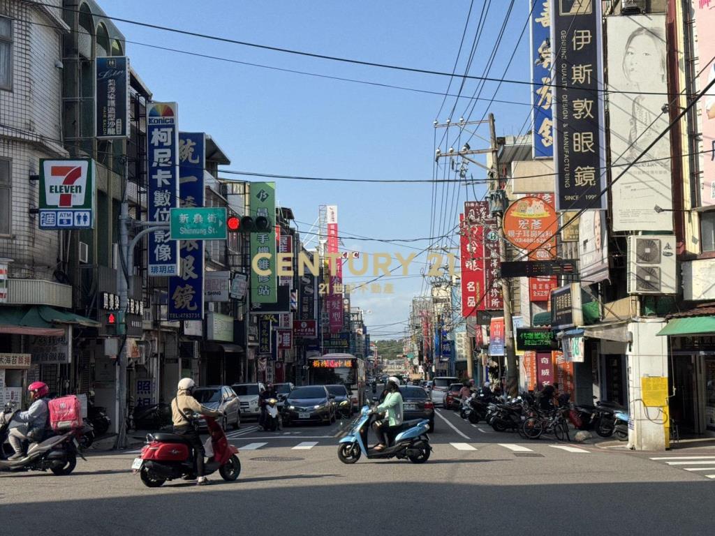 火車站前熱鬧商圈金店住
