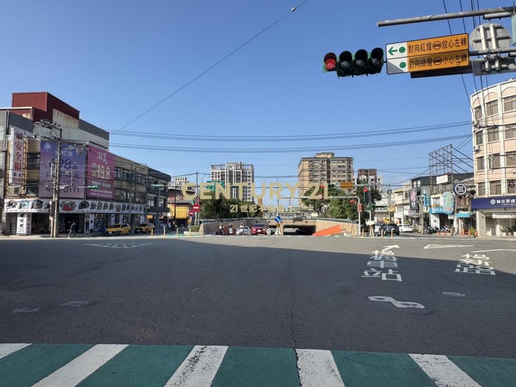火車站前熱鬧商圈金店住