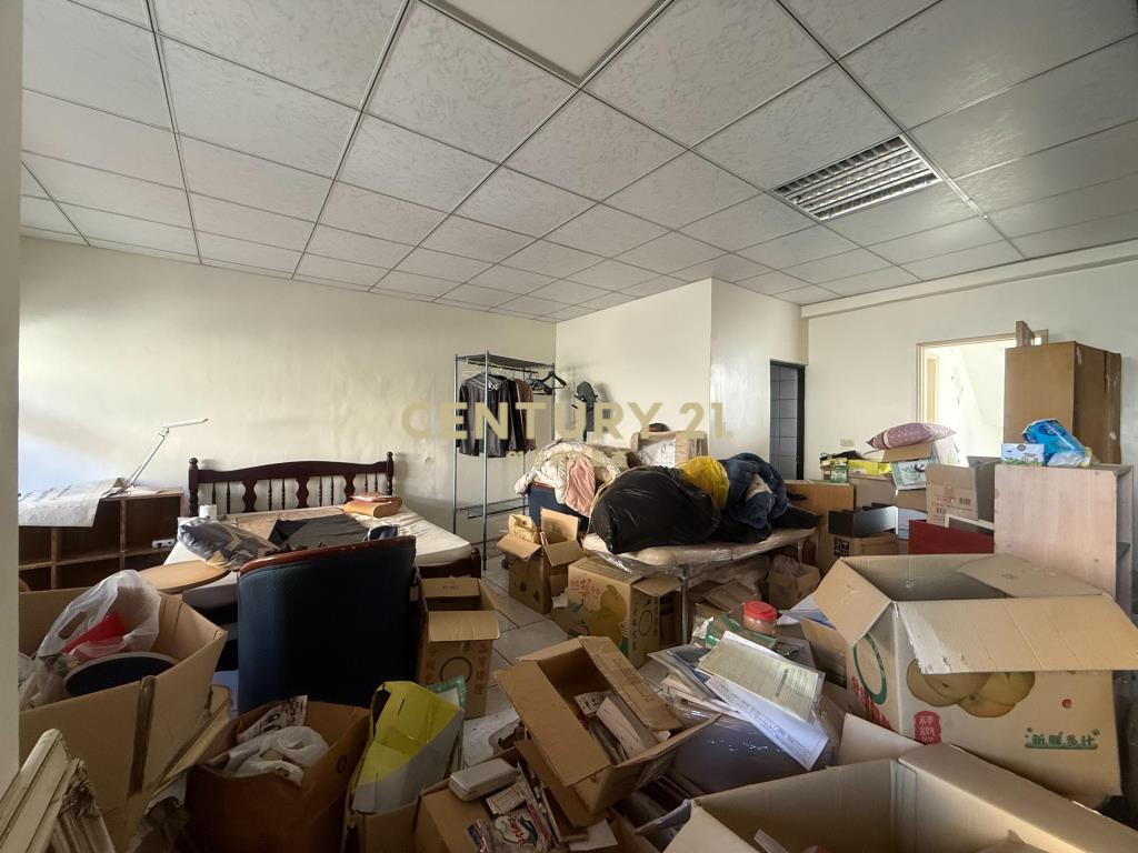 楊湖路邊間三面採光透天