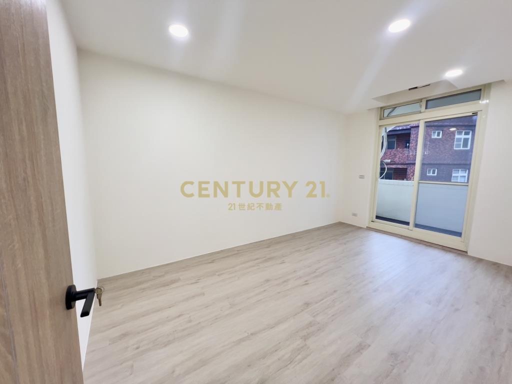 內壢後站學區整新三房 