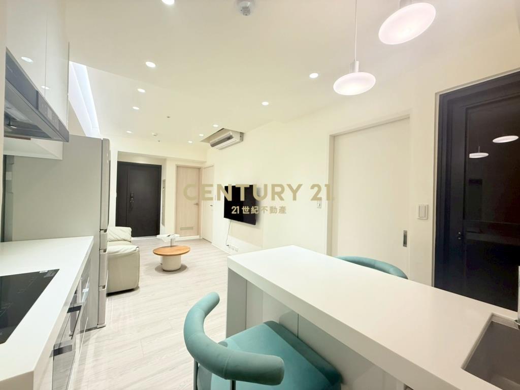 站前新銳美裝事務所兩房車