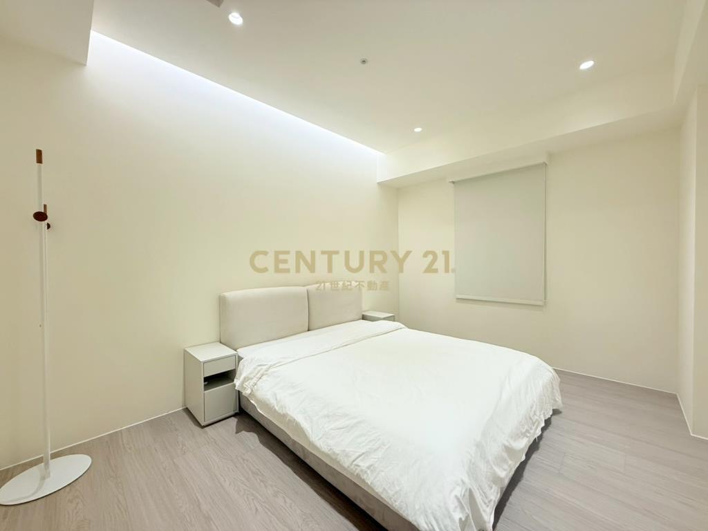 站前新銳美裝事務所兩房車