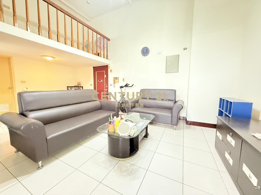 獨家超殺體育園區挑高低總價三房