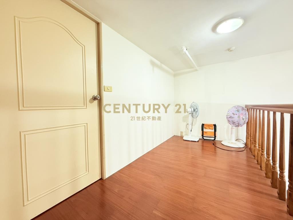 獨家超殺體育園區挑高低總價三房