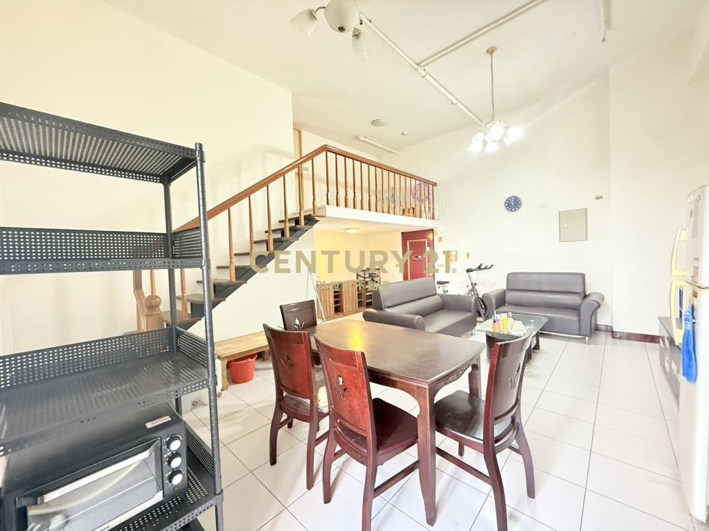 獨家超殺體育園區挑高低總價三房