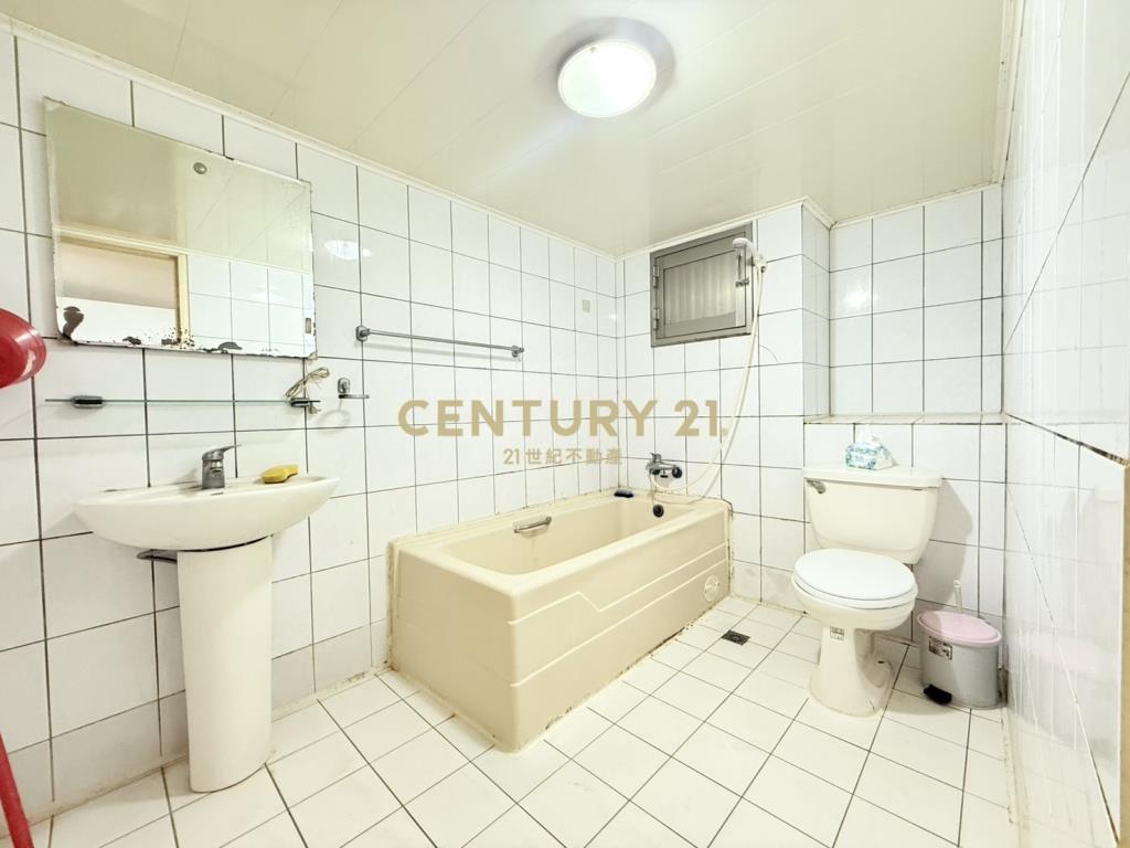 獨家超殺體育園區挑高低總價三房