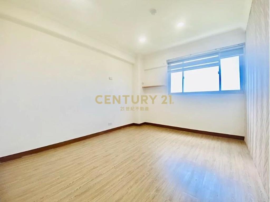 龍安商圈全新三房+車位