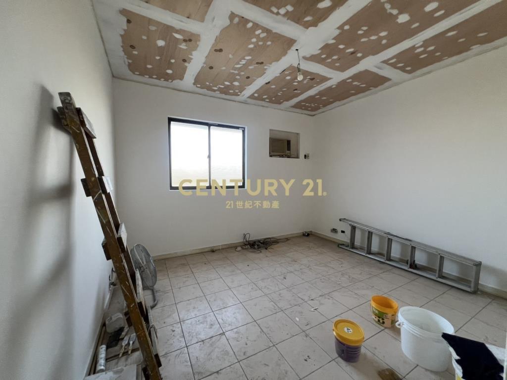 體育園區黃金透天店面