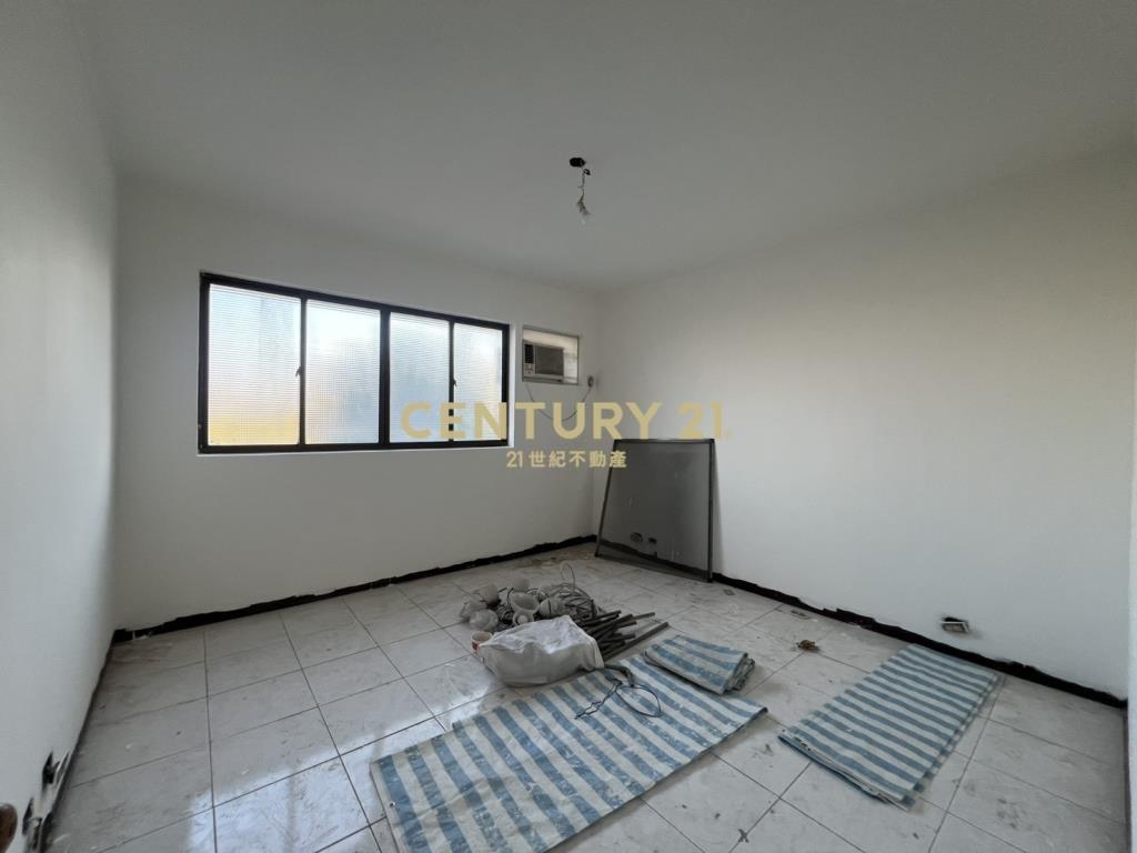 體育園區黃金透天店面