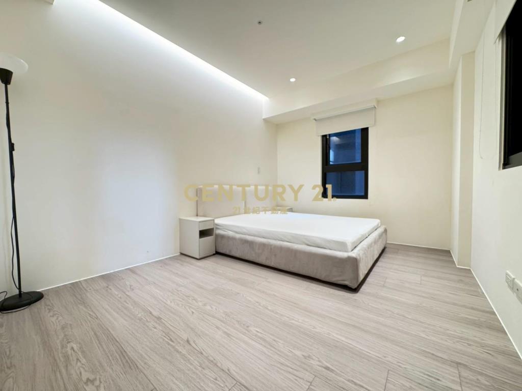 A18美裝站前新銳兩房車