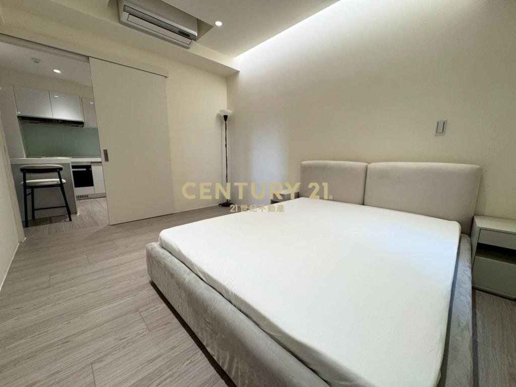 A18美裝站前新銳兩房車