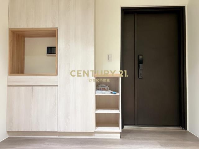 A18青埔捷運高鐵站前新銳美裝事務所