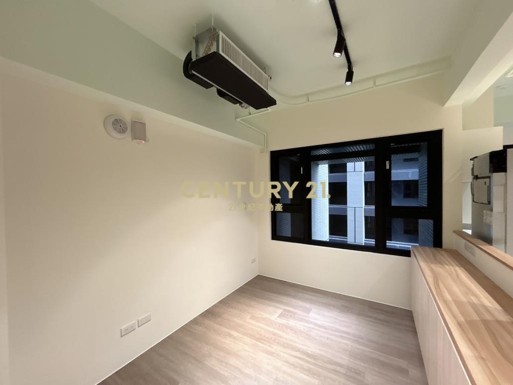 A18青埔捷運高鐵站前新銳美裝事務所