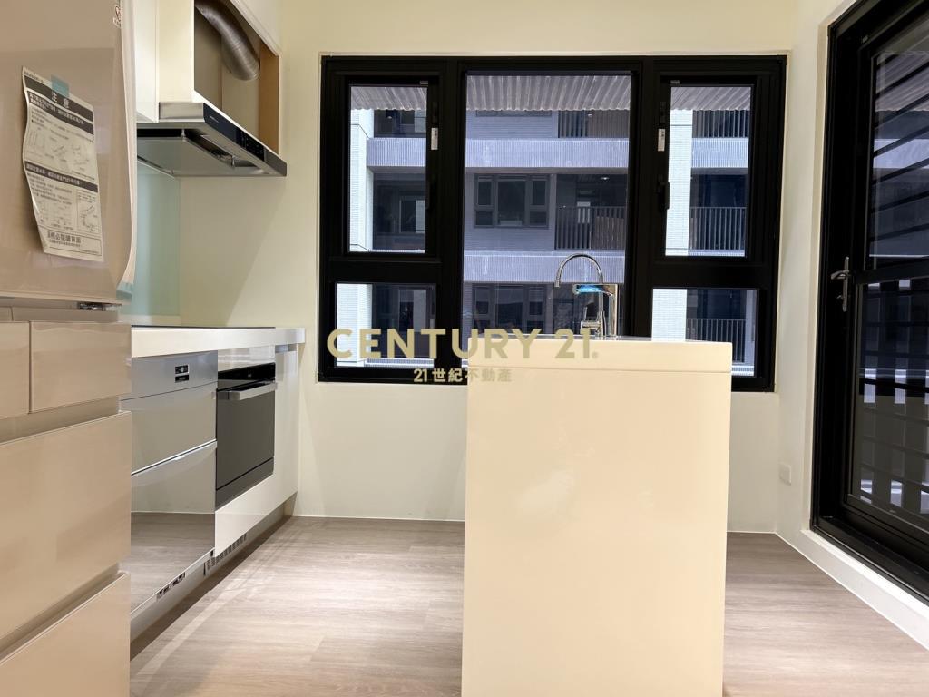 A18青埔捷運高鐵站前新銳美裝事務所