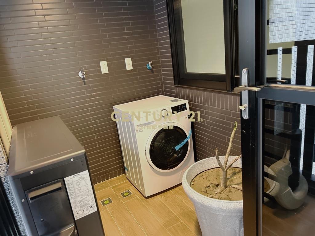 A18青埔捷運高鐵站前新銳美裝事務所