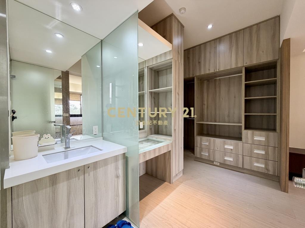 青埔中壢雙商圈超大3+1房雙主臥+車位