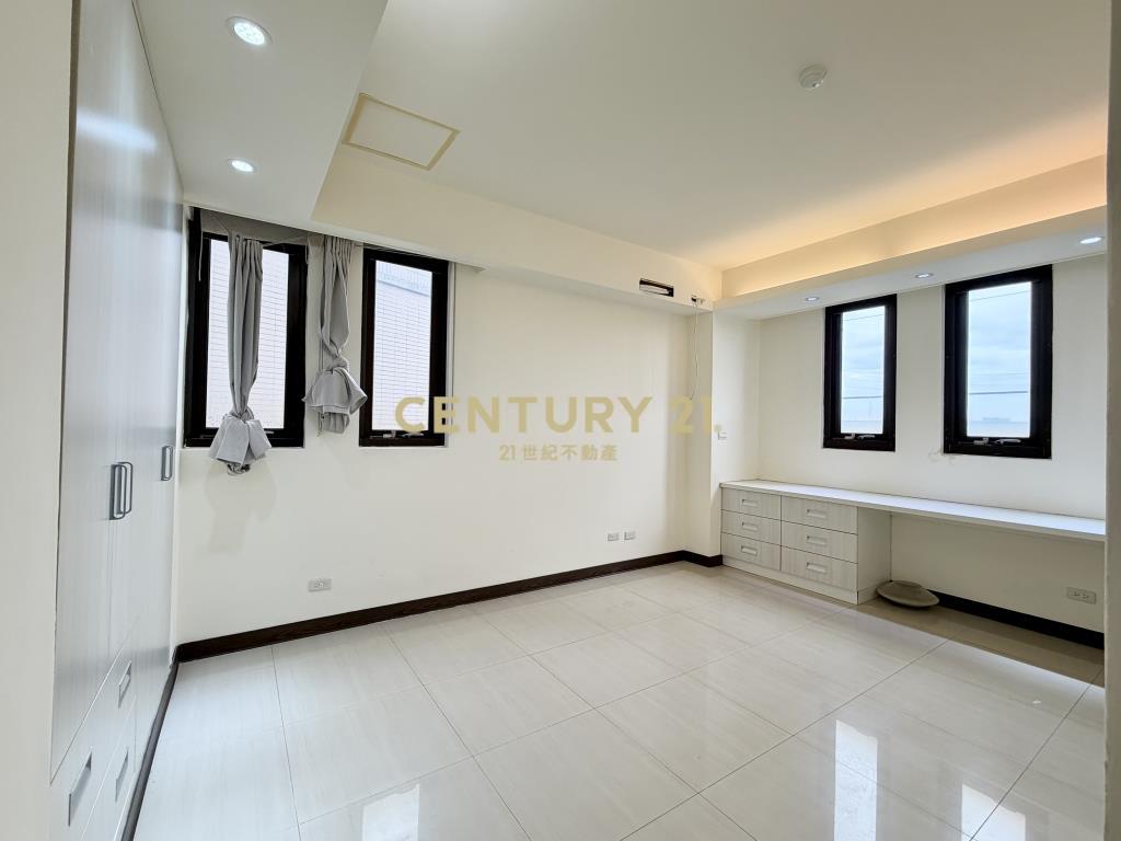 青埔中壢雙商圈超大3+1房雙主臥+車位