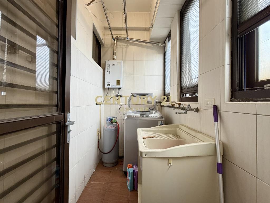 青埔中壢雙商圈超大3+1房雙主臥+車位