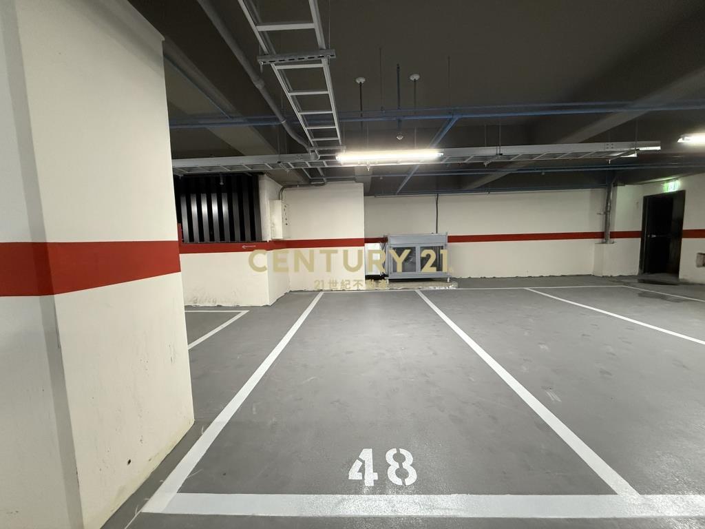 桃園火車站站前兩房車