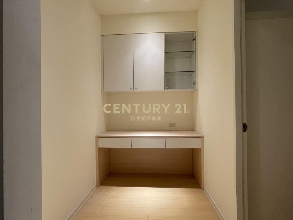 青埔A18站前A+兩房車