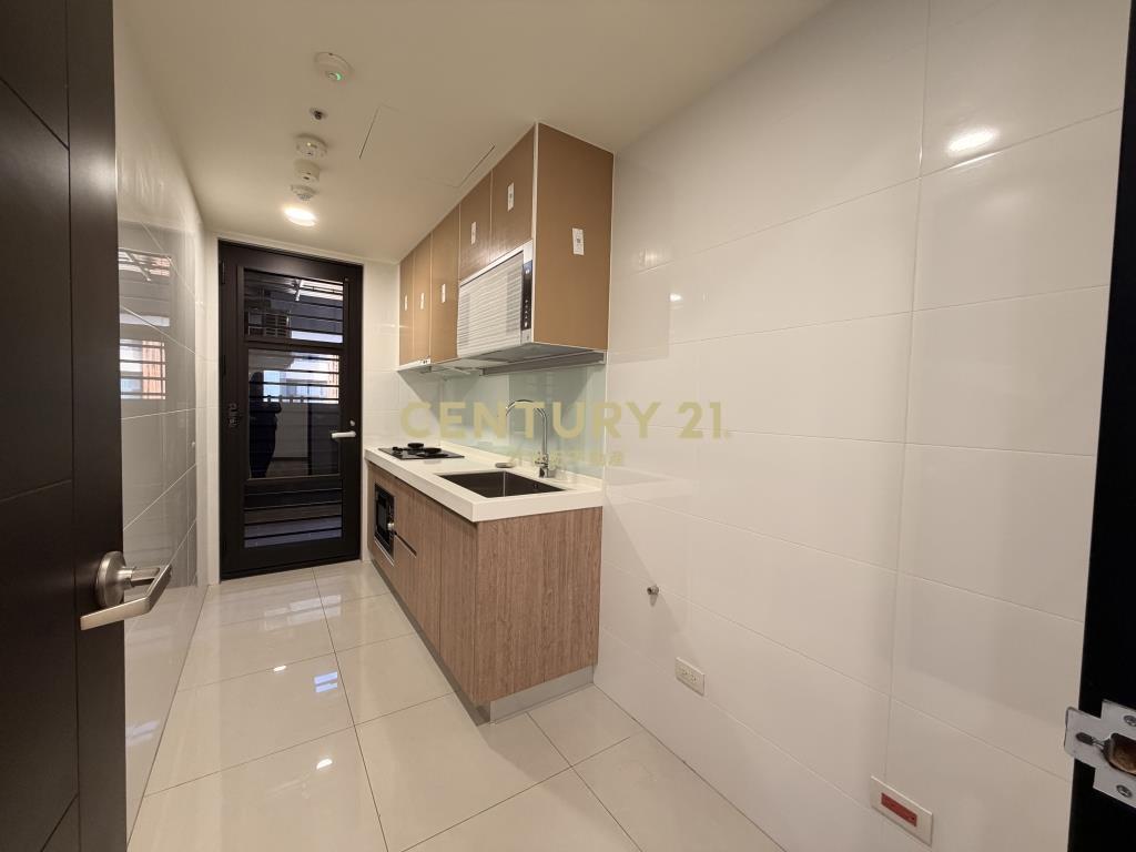 A18青埔捷運高鐵W站前三房含車管