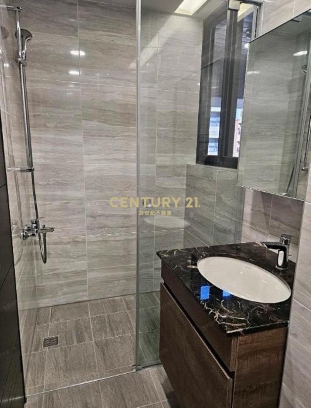 A18青埔捷運高鐵W站前三房含車管