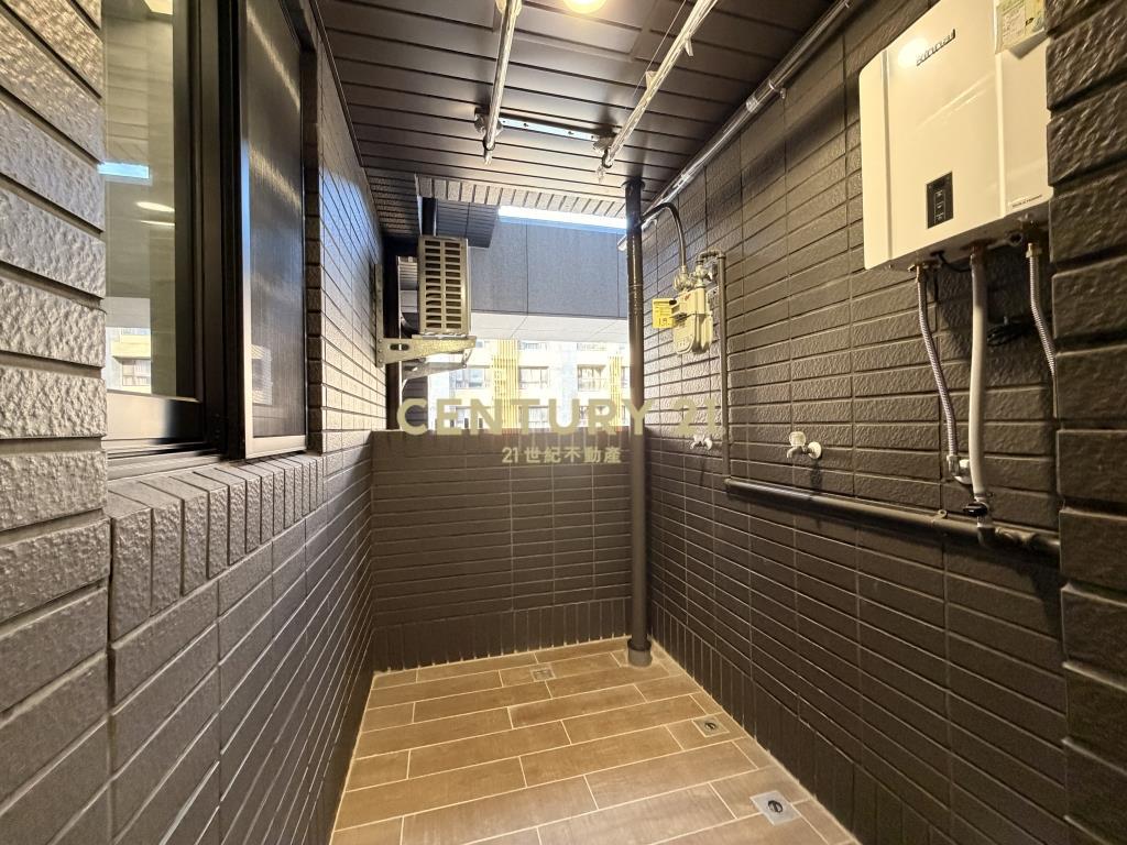 A18青埔捷運高鐵W站前三房含車管