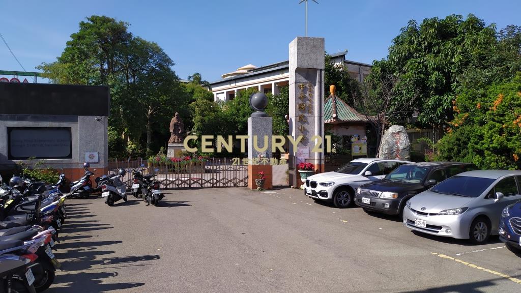 近過嶺諾貝爾社區超值美墅