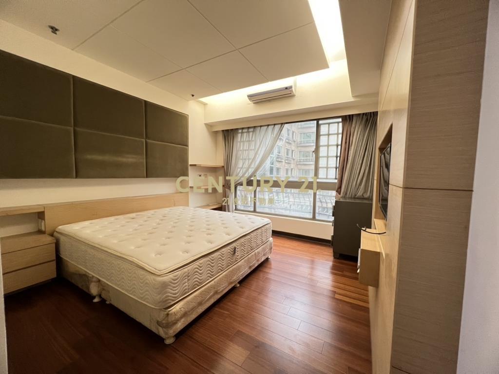 中壢交流道文化國小高峰會三房車