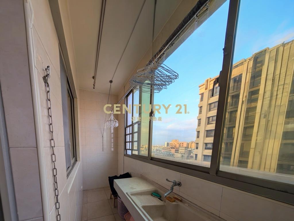 中壢交流道文化國小高峰會三房車