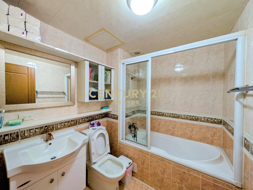 中壢交流道文化國小高峰會三房車