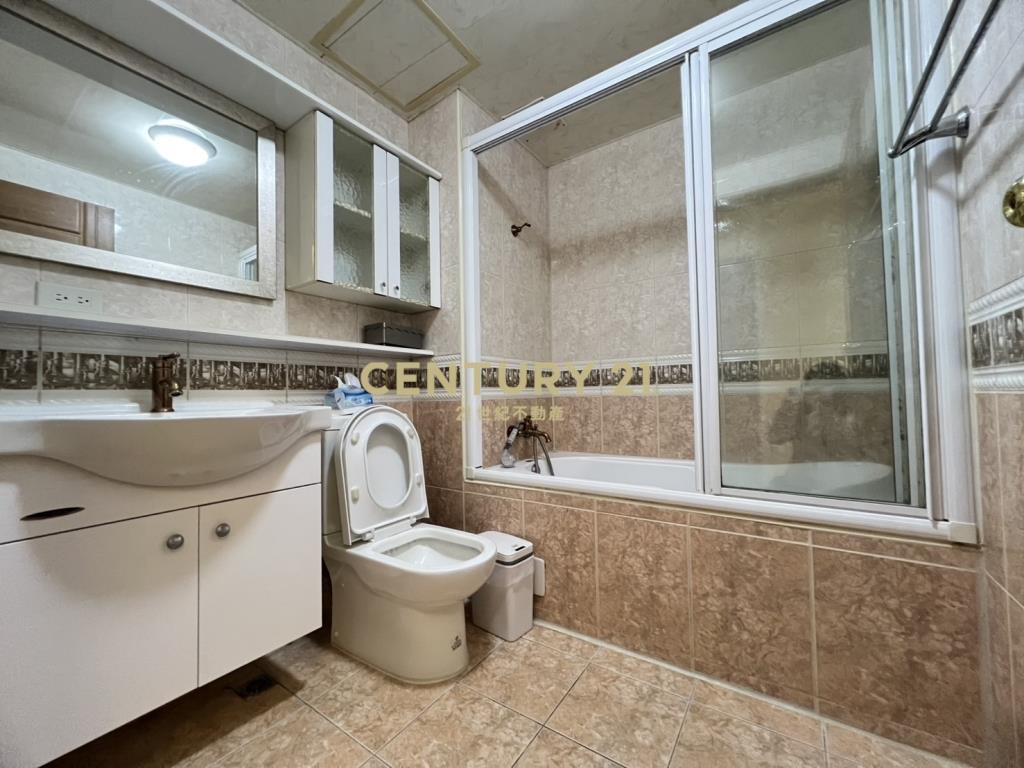 中壢交流道文化國小高峰會三房車