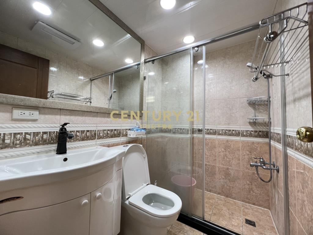 中壢交流道文化國小高峰會三房車