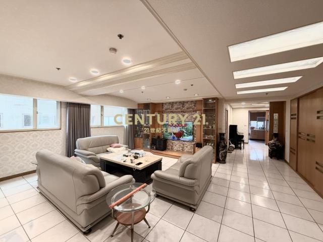 獨家專任中壢海華商圈核心-美四房